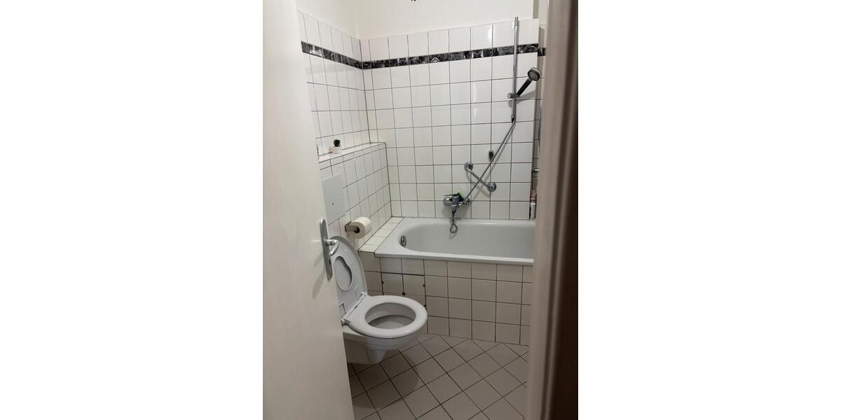 Etagenwohnung Essen Stadtkern - 3 Zimmer, 75 m&sup2;, 1.000&euro; | Angebot:24846402