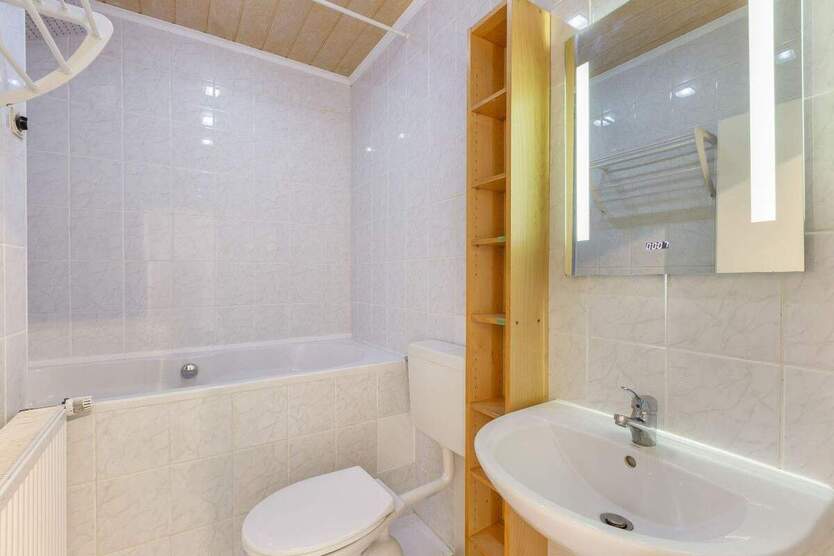 Großzügige 5-Zimmer-Wohnung mit Wintergarten & privatem Innenhof in Oberbilk 5 zimmer