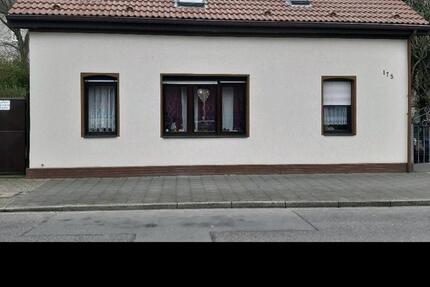 Freihstehendes Einfamilienhaus mit Einliegerwohnung zimmer