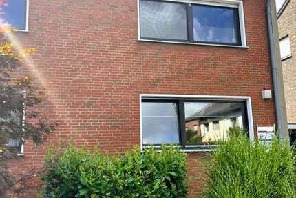 Büro in Duisburg 259.000 € 164.74 m²