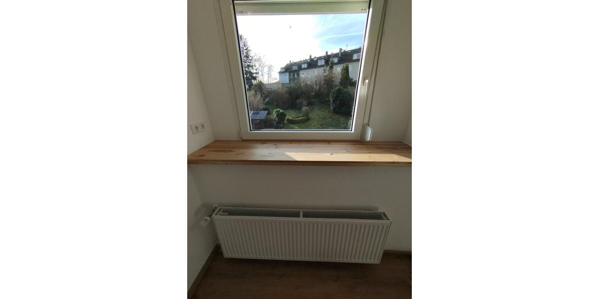 Dachgeschosswohnung ***frisch saniert und Toplage *** 3 zimmer