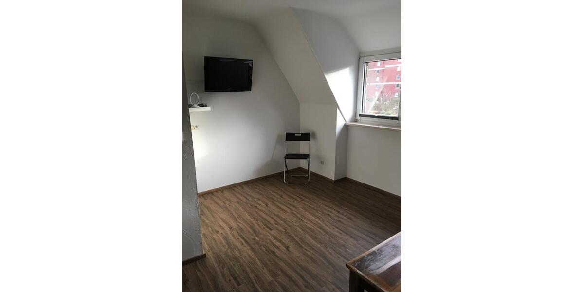 Dachgeschoßwohnung Duisburg Huckingen - 2 Zimmer, 47 m&sup2;, 750&euro; | Angebot:25825808