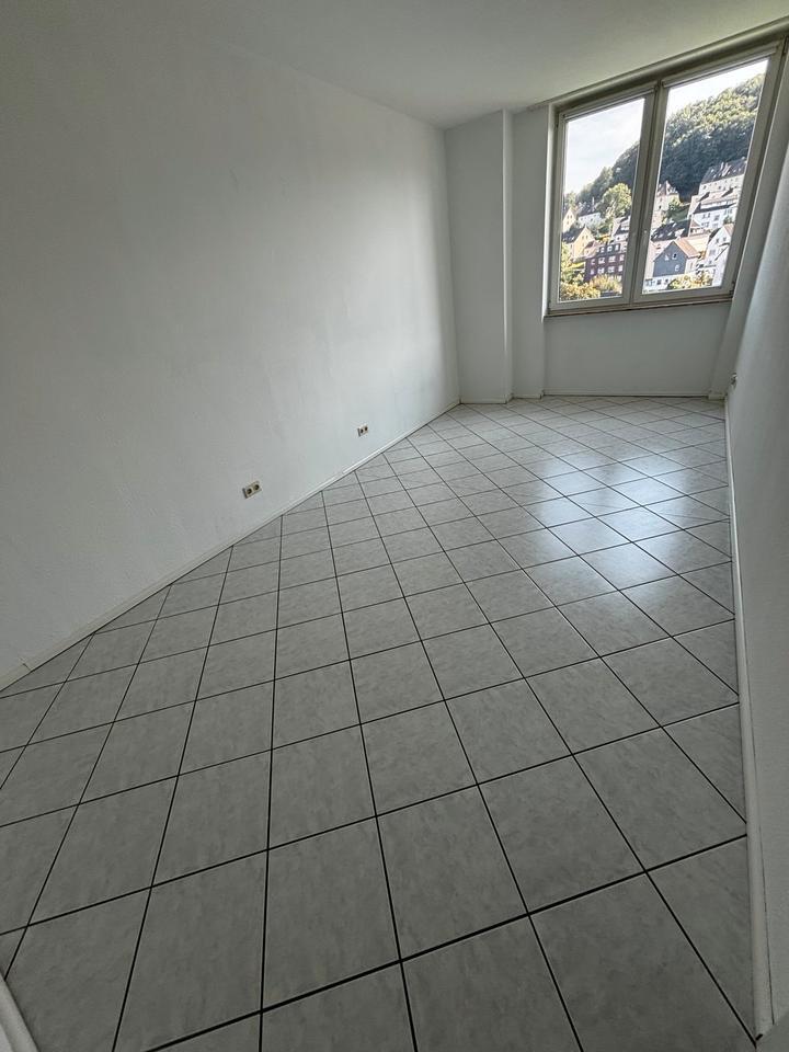 Helle 105 m² Eigentumswohnung mit Süd Balkon
