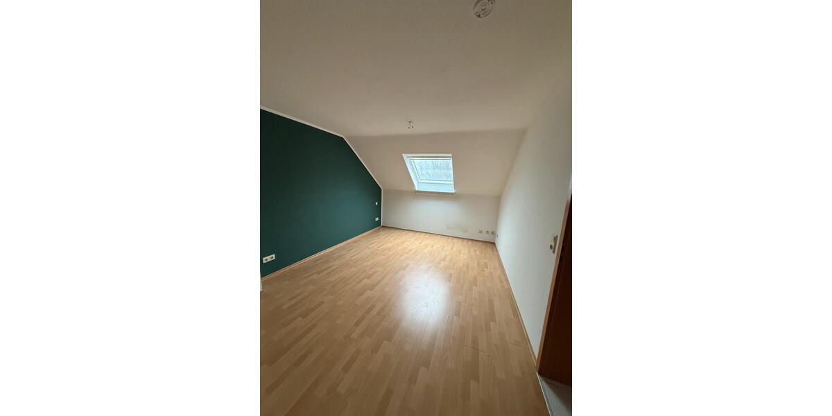 3-Zimmer-DG-Wohnung ca. 100 qm mit Balkon in Velbert 3 zimmer