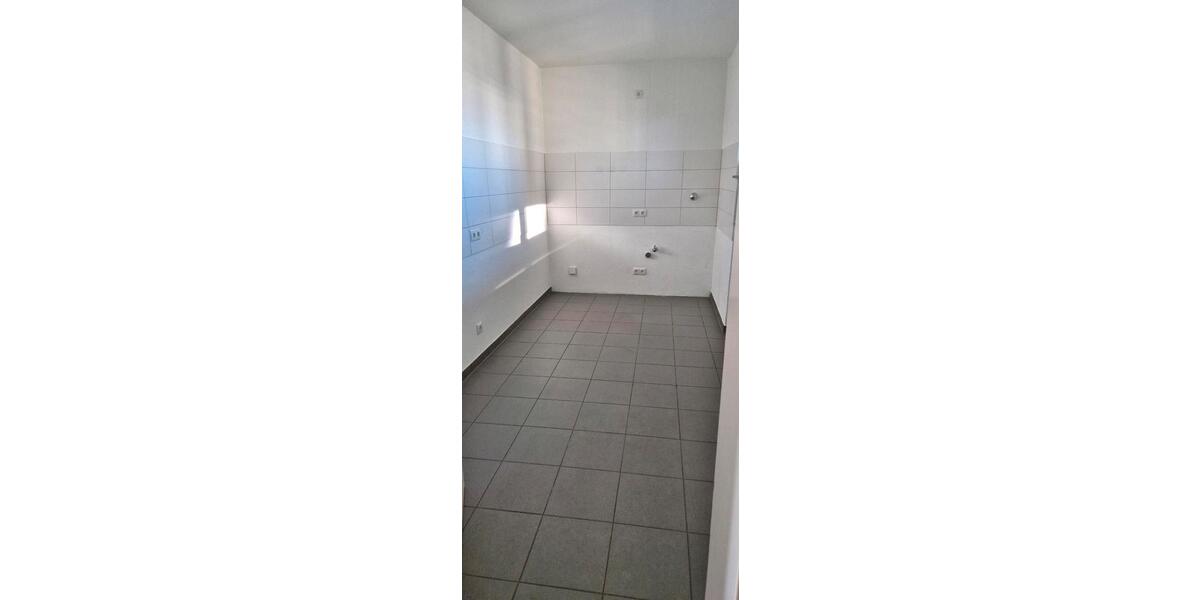 2 R, 64 qm, Balkon, 6. Etage, Fahrstuhl 2 zimmer