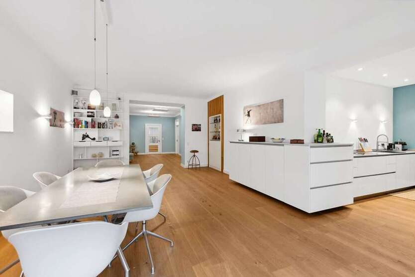 Wohnung zum Kaufen in Düsseldorf 1.020.000 € 150 m²