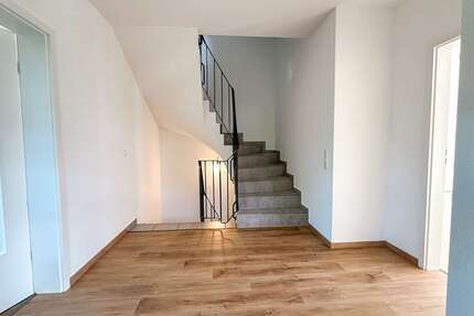 Haus Essen Stadtbezirk IV - 4 Zimmer, 131 m&sup2;, 1.700&euro; | Angebot:27179617