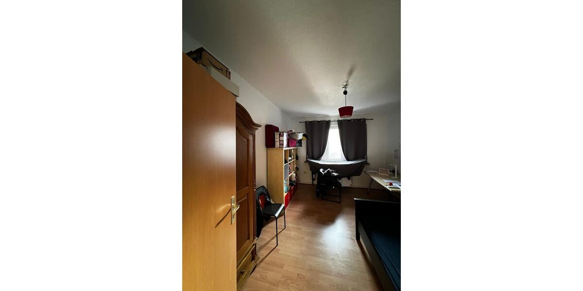 Etagenwohnung Bochum Wiemelhausen - 2 Zimmer, 90 m&sup2;, 550&euro; | Angebot:25759292