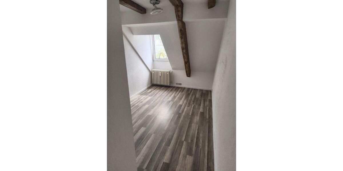 Dachgeschoßwohnung Velbert - 4 Zimmer, 100 m&sup2;, 1.400&euro; | Angebot:26461496