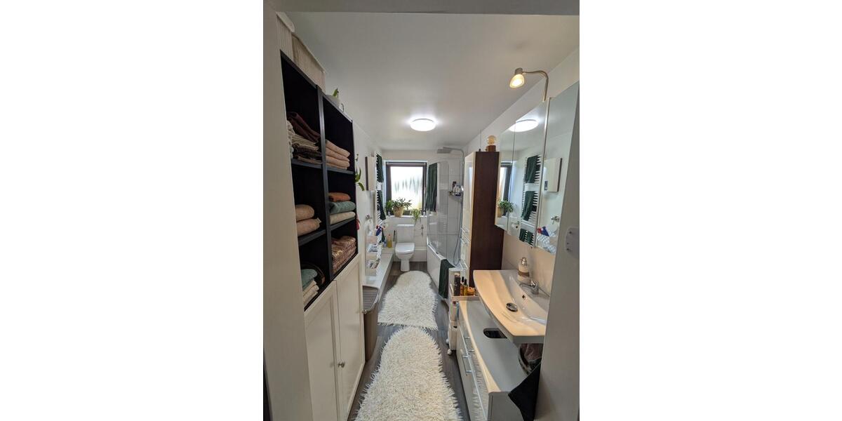 Dachgeschoßwohnung Ratingen - 3 Zimmer, 64 m&sup2;, 220.000&euro; | Angebot:25058206