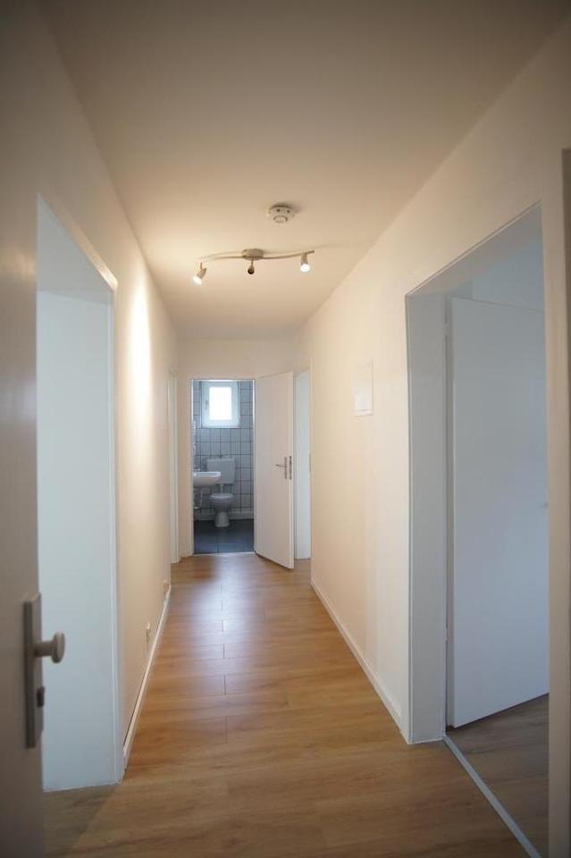 ~ Frisch renoviert + mit tollem Balkon ~ zimmer