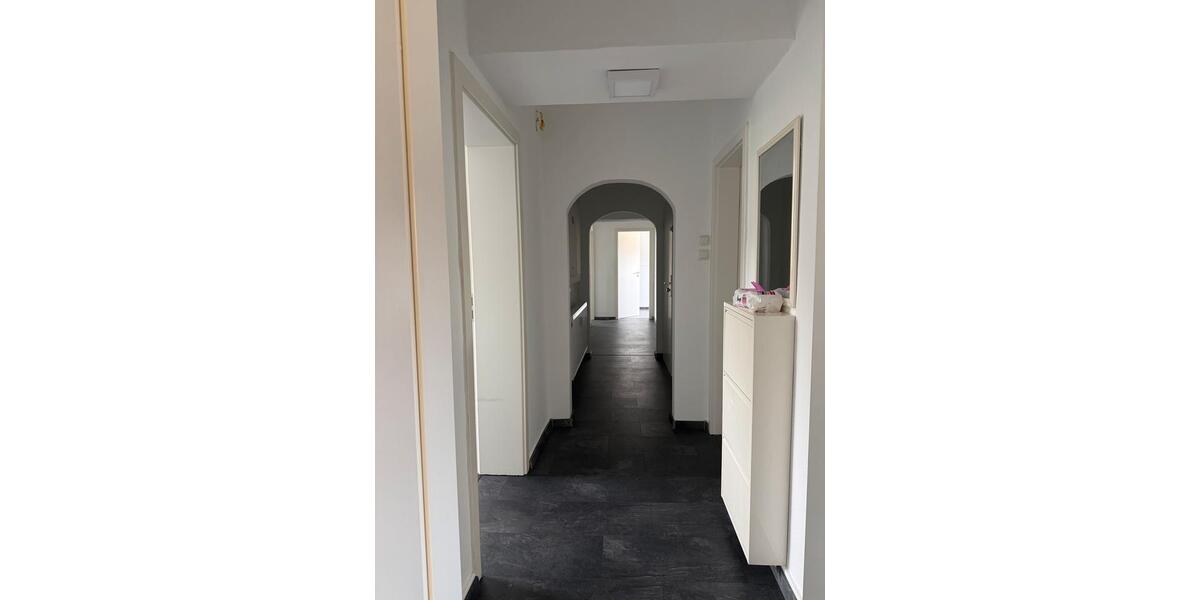 Dachgeschoßwohnung Gelsenkirchen Gelsenkirchen-Mitte - 3 Zimmer, 110 m&sup2;, 1.300&euro; | Angebot:26413931
