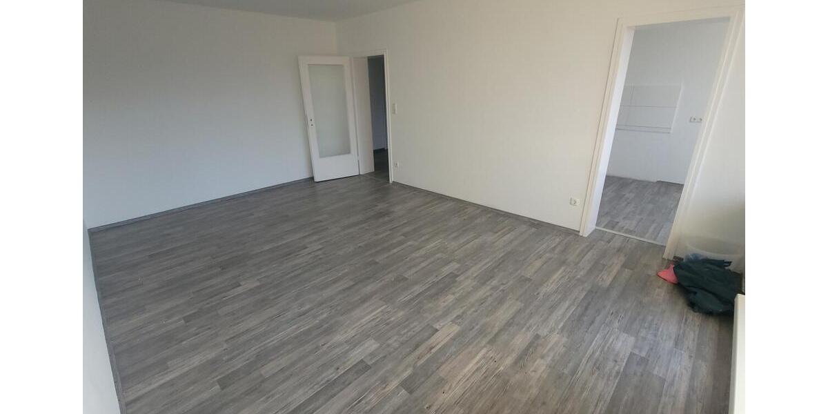 Renovierte 3-Zi-Wohnung im 2.OG in gefragter und Wohnanlage Ruhrhöhe - ideal für Paare und kl. Fam. 3 zimmer
