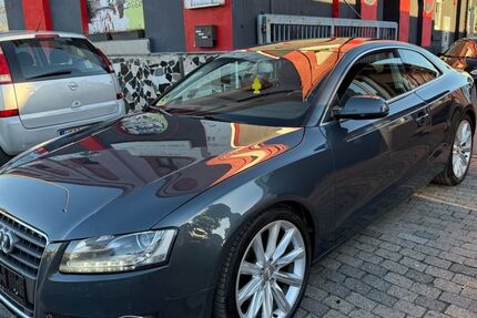 Audi A5 98.000 km 8.990 &euro; Essen 45143