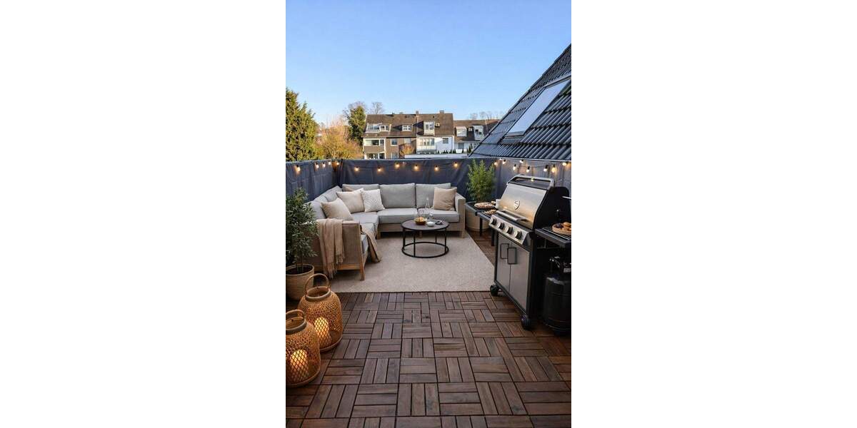 Wohnen mit Komfort: Sanierte DG-Wohnung mit Küche und Loggia im 3-Parteienhaus! 4 zimmer