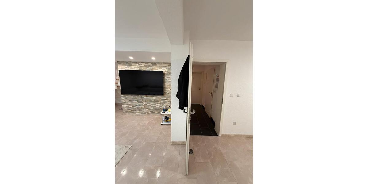 Großzügige 125 qm2 Maisonettewohnung mit 2 Eingängen 5 zimmer