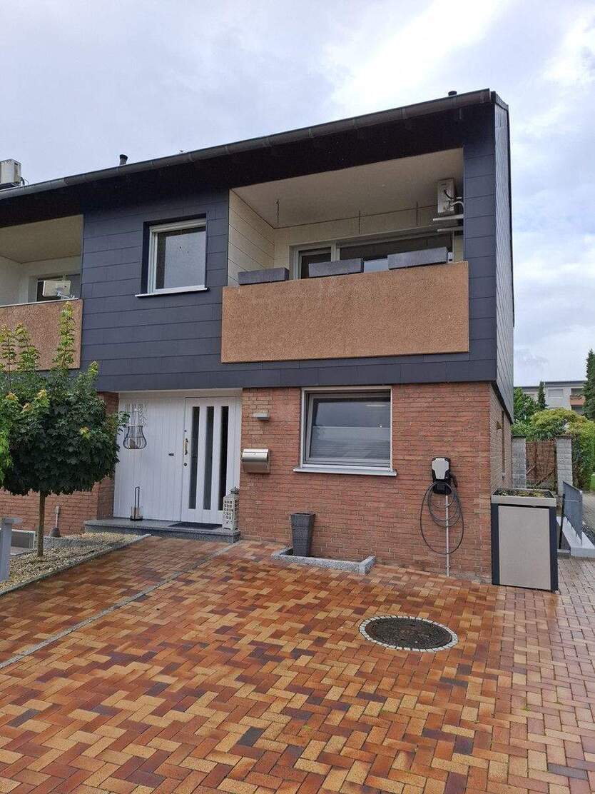 Reihenendhaus in ruhiger Anliegerstraße von Castrop-Rauxel auf Kaufgrundstück. 4 zimmer