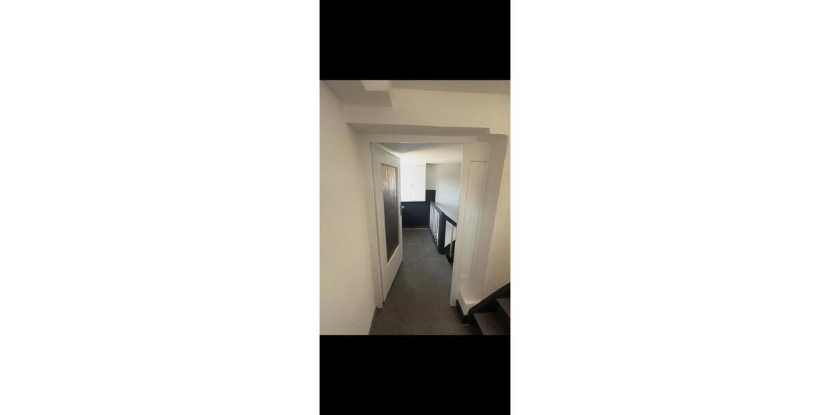 Einfamilienhaus Duisburg Rheinhausen - 5 Zimmer, 180 m&sup2;, 1.500&euro; | Angebot:25988678