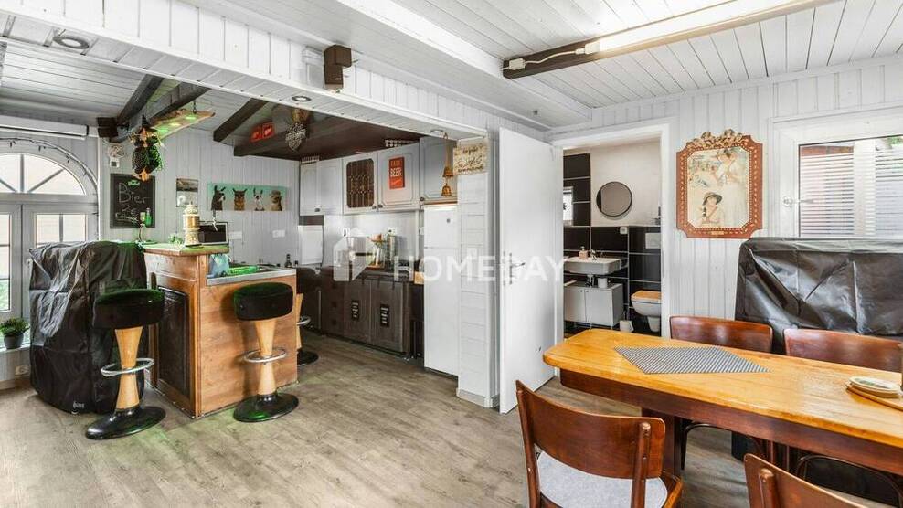 Zwei exklusive Einfamilienhäuser mit Pool, Sauna und außergewöhnlicher Ausstattung