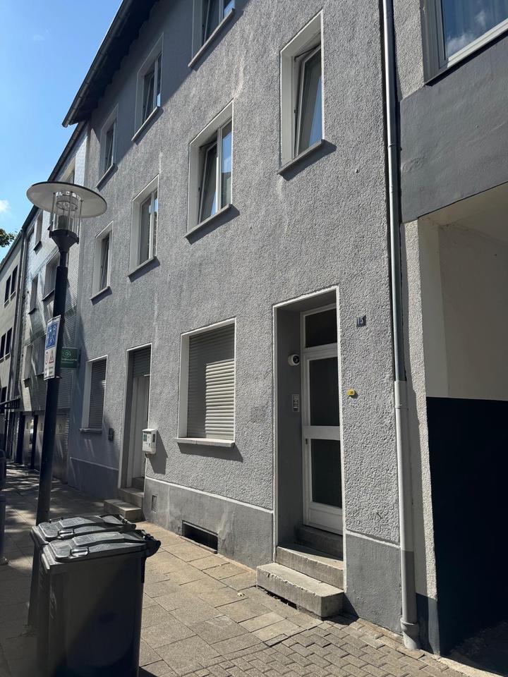 Attraktives Mehrfamilienhaus mit Büroflächen