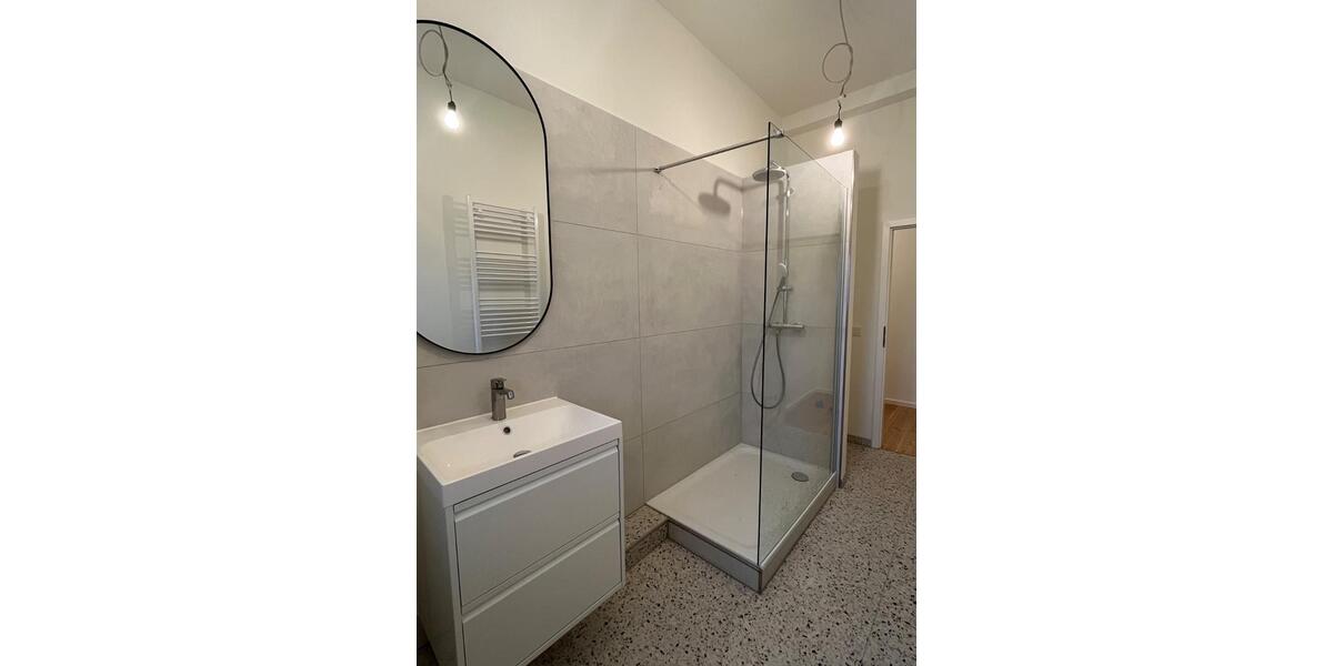Etagenwohnung Düsseldorf Pempelfort - 2 Zimmer, 76 m&sup2;, 1.350&euro; | Angebot:26640722