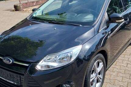 Ford Focus 82.572 km 6.199 &euro; Gelsenkirchen 45886