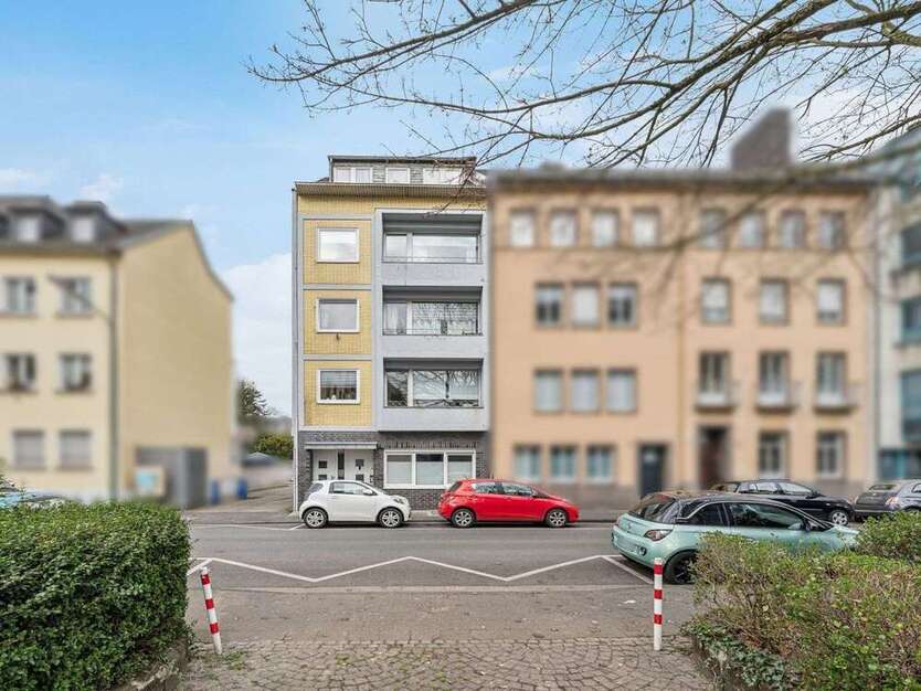 Haus zum Kaufen in Neuss 925.000 € 364 m²