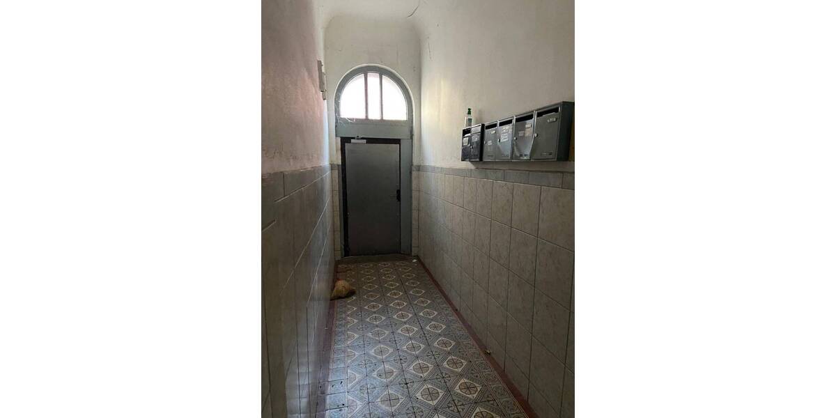 Lukratives Entwicklungsobjekt - Mehrfamilienhaus mit Gewerbe zur eigenen Neugestaltung 3 zimmer