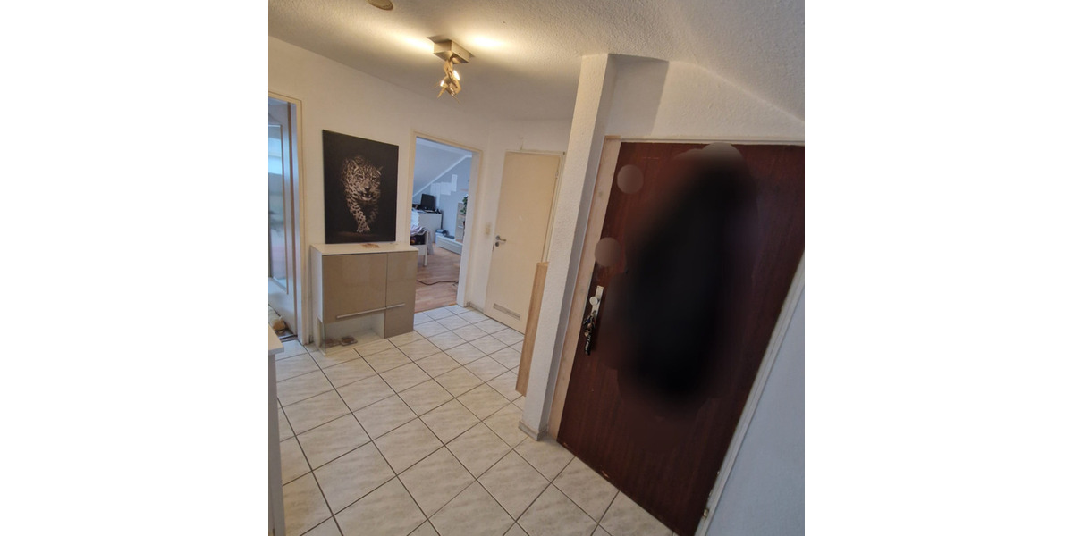 2 hübsche DG-Wohnungen zu verkaufen Preis pro Wohnung 3 zimmer