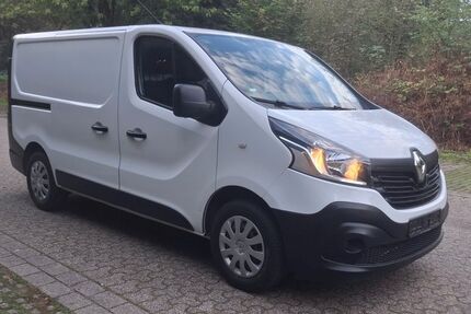 Renault Trafic 156.426 km 10.490 &euro; Duisburg 47167