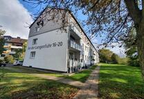4-Zimmer-Wohnung mit weißem Tageslichtbad und Balkon