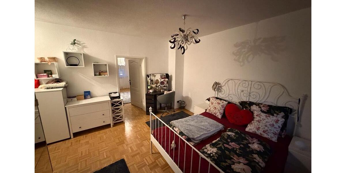 Etagenwohnung Duisburg - 4 Zimmer, 127 m&sup2;, 1.800&euro; | Angebot:25858720