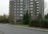 Modernisierte BalkonWohnung mit neuwertigem Bad und Laminat in ruhiger Wohngegend