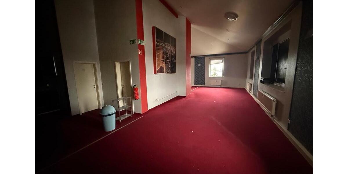 Attraktive Gewerbefläche ca. 140 m² im Obergeschoss zu vermieten zimmer