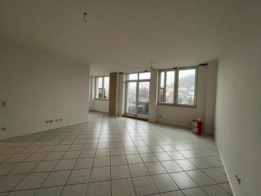 Helle 105 m² Eigentumswohnung mit Süd Balkon