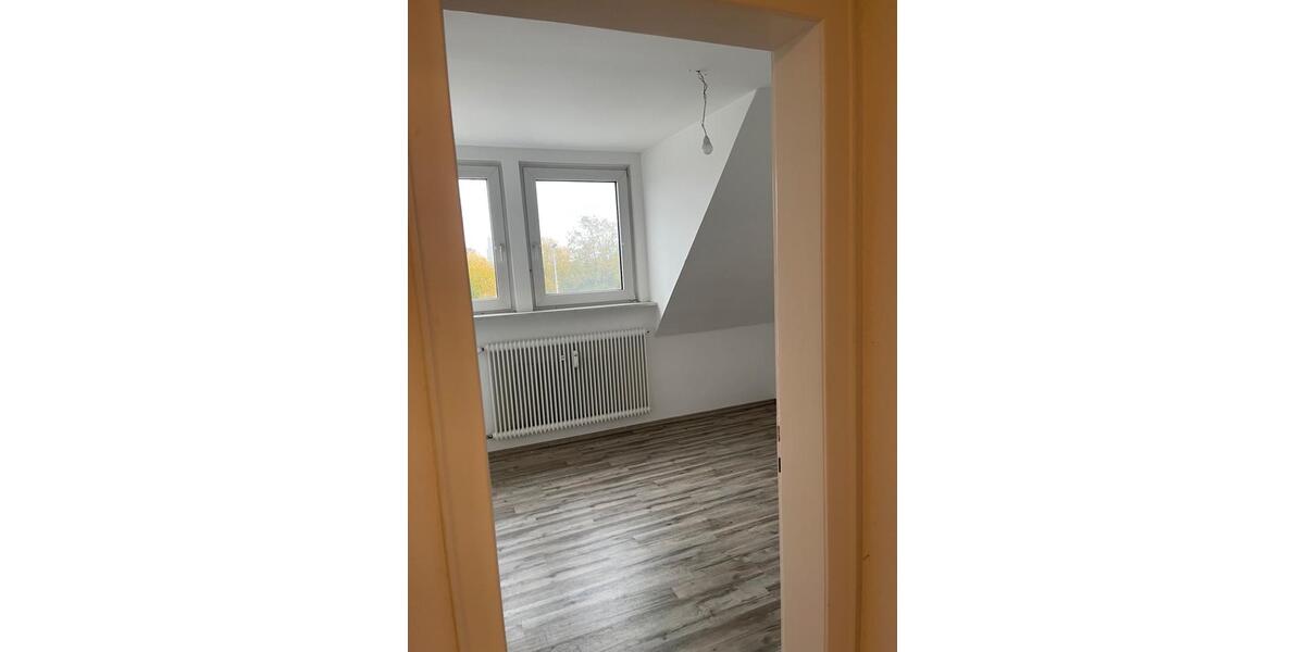Dachgeschoßwohnung Herne Eickel - 3.5 Zimmer, 65 m&sup2;, 560&euro; | Angebot:25832693