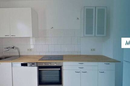 ++ WG GEEIGNET! Gemütliche 3-Zimmer-Wohnung im Dachgeschoss mit Einbauküche ++