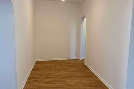 Wohnung zum Mieten in Düsseldorf 990 € 125 m² 3 zimmer