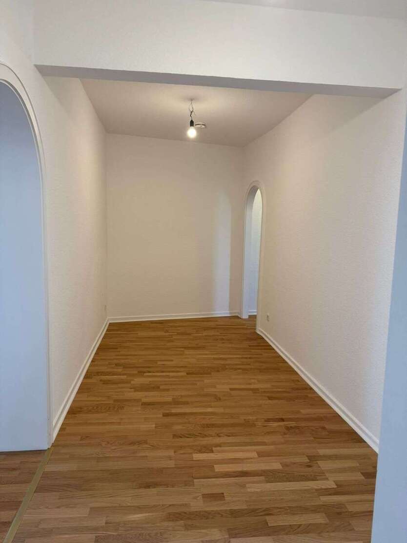 Wohnung zum Mieten in Düsseldorf 990 € 125 m² 3 zimmer