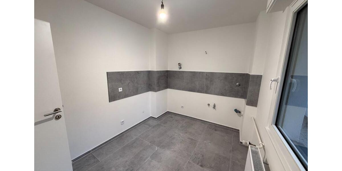 Kernsaniert | 63m² | 2,5-Zi-ETW | Balkon | Aufzug | ruhig 2.5 zimmer