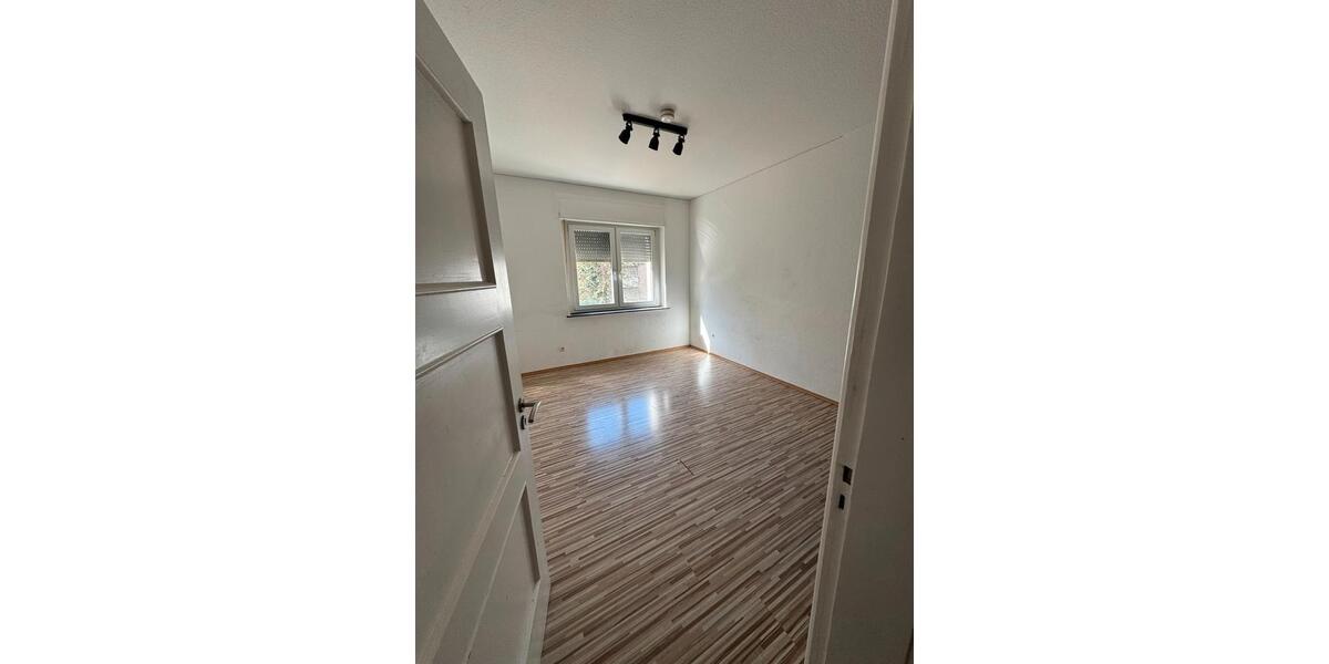 Etagenwohnung Duisburg Beeck - 5 Zimmer, 111 m&sup2;, 800&euro; | Angebot:26096473