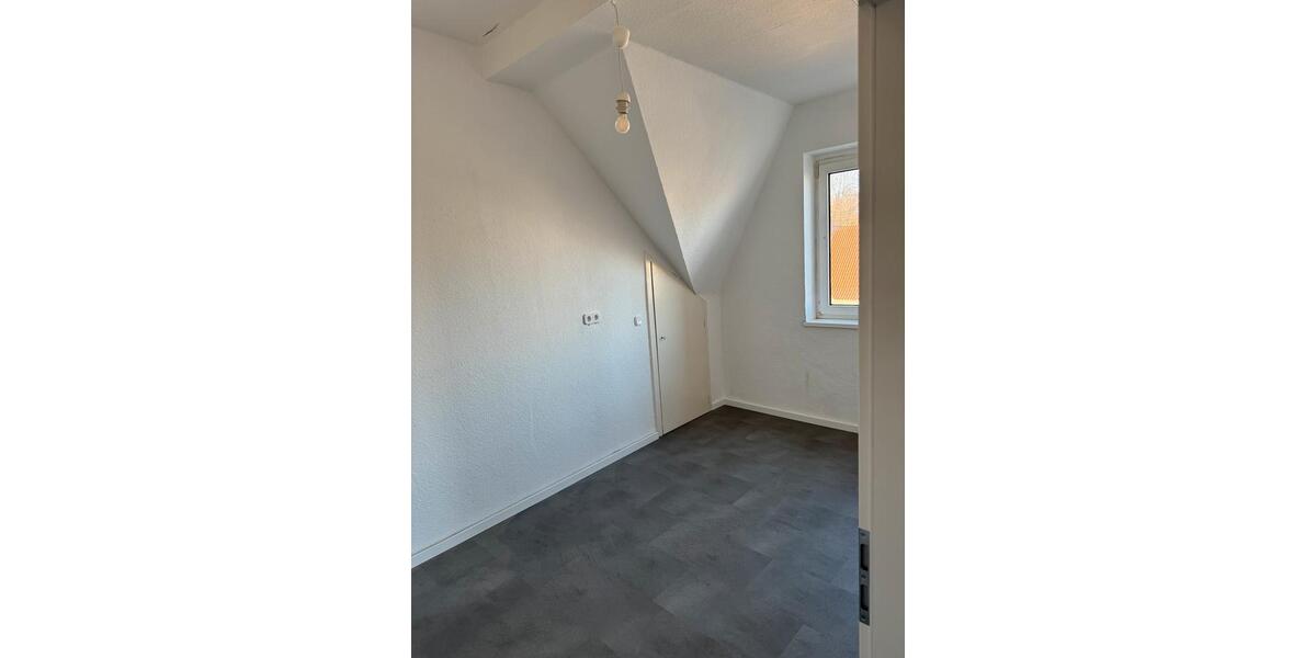 Dachgeschoßwohnung Recklinghausen - 2.5 Zimmer, 65 m&sup2;, 600&euro; | Angebot:25656593