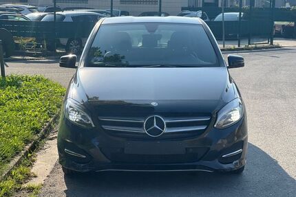 Mercedes B 180