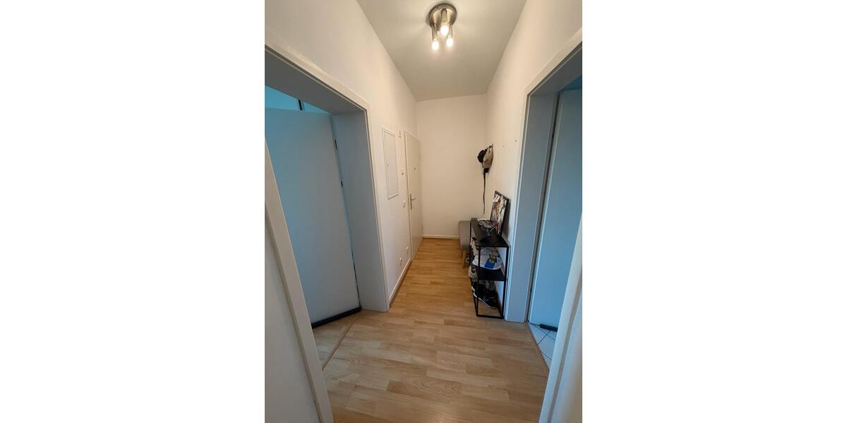 Erdgeschoßwohnung Essen Stadtbezirk III - 1 Zimmer, 33 m&sup2;, 305&euro; | Angebot:25780062