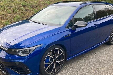 VW Golf 83.500 km 35.950 € Essen 45239