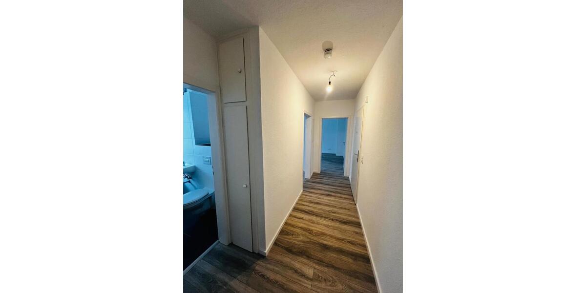 Tolle helle 2 Zimmer Wohnung mit BALKON 2 zimmer