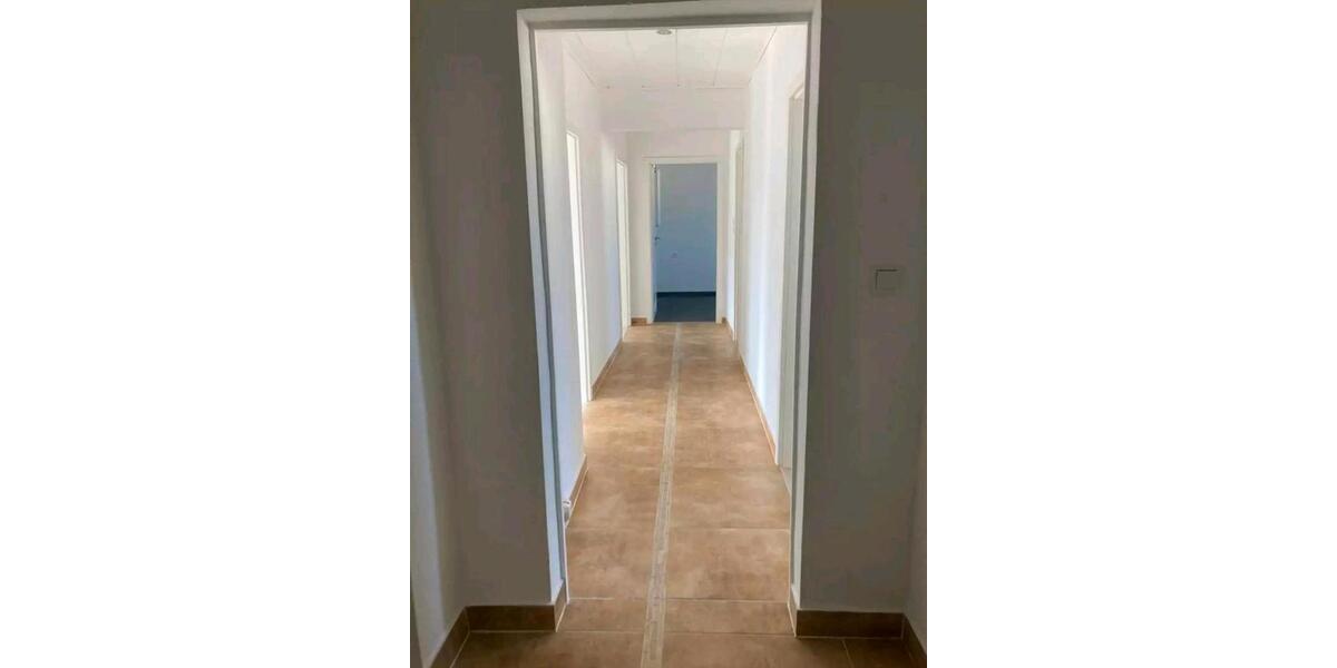 Dachgeschoßwohnung Duisburg Essenberg - 3.5 Zimmer, 83 m&sup2;, 900&euro; | Angebot:26702245