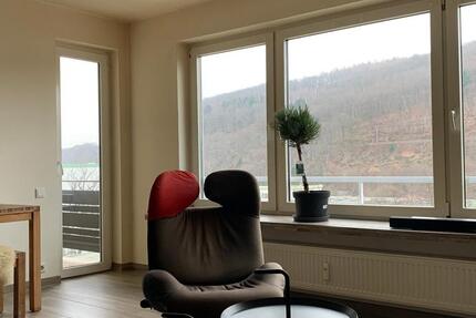 Zentral gelegene 2,5-Zimmer-Wohnung mit Ateliercharme und Blick i zimmer