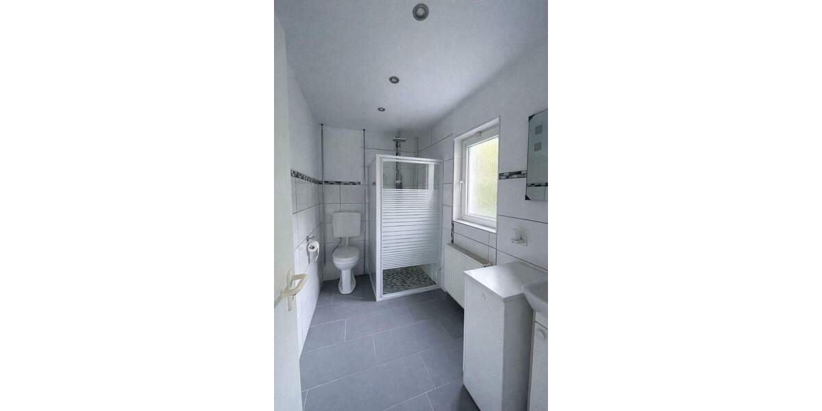 == Reserviert == Ungeschliffener Diamant zimmer