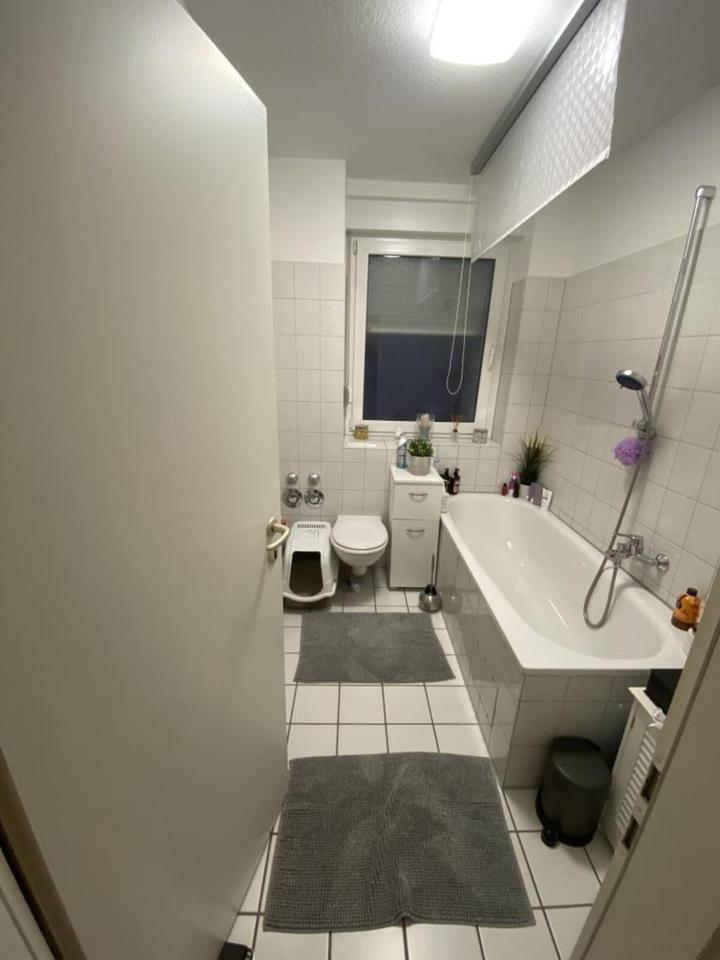 Bei VIVAWEST die Sonnenstrahlen auf dem eigenen Balkon genießen. zimmer